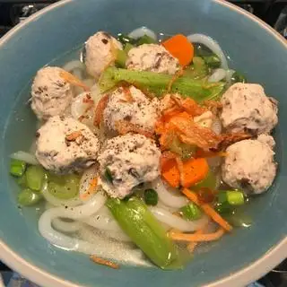 Bánh canh mọc - 46.000 ₫ tại Bánh Canh Cá Lóc Binboy - Lạc Long Quân