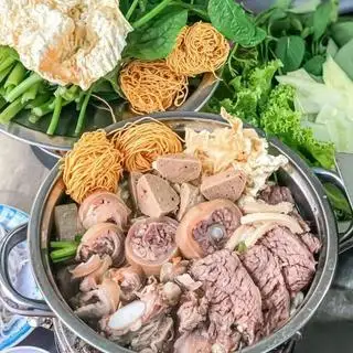 Lẩu thập cẩm nạm nạc - 350.000 ₫ tại Lẩu Bò Tơ Tây Ninh Thành Trung - Lê Văn Lương