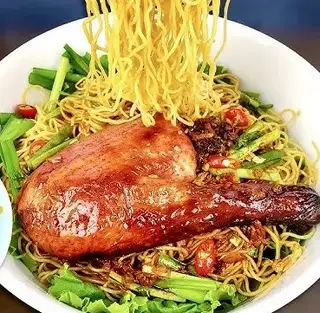 Mì trộn gà quay da giòn - 58.000 ₫ tại Cơm Gà & Mì Trộn Huỳnh Như - Bùi Tư Toàn