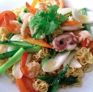 Hình ảnh Mì xào hải sản(tặng trà tắc)