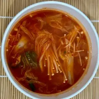 Hình ảnh Canh kim chi- món cay chua hao cơm