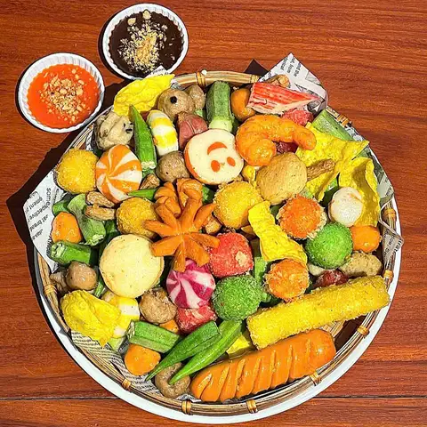 ĂN VẶT 3 CHỊ EM - CHÂN GÀ SỐT THÁI, TRỨNG NON & CÁ VIÊN - Huỳnh Tấn Phát - Trà sữa gần bạn