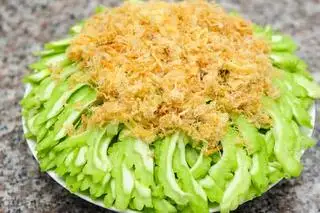 Hình ảnh Chà bông xù khổ qua ướp lạnh
