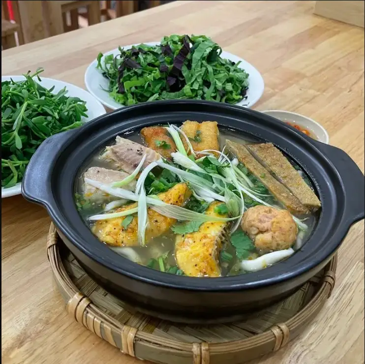BÁNH CANH THẬP CẨM ( FULLTOPPING) - 75.000 ₫ tại Bánh Canh Cá Lóc Phú - Ung Văn Khiêm