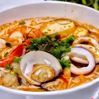 Hình ảnh Combo bún Thái hải sản chua cay - tô thường - trà tắc Thái xanh
