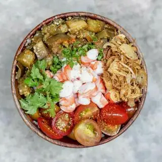 Hình ảnh Poke tôm nhiệt đới sốt mè - the Saigonese