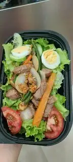 Cơm chiên salad trộn bò trứng - 57.000 ₫ tại Cơm Nhà Thảo - Nguyễn Thị Minh Khai
