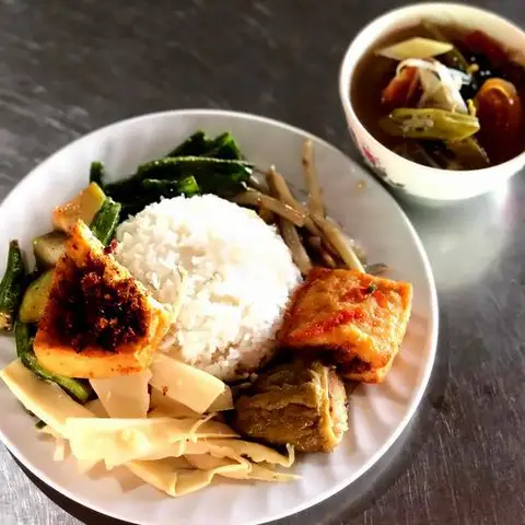 Quán Chay Hạnh Duyên - Cơm Chay & Hủ Tiếu Chay - Lương Định Của - Món chay gần bạn