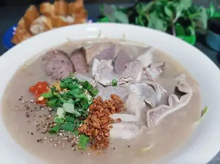 Cháo lòng đầy đủ - 27.000 ₫ tại Quán Bánh Hỏi Heo Quay & Cháo Lòng Bắc - Thân Nhân Trung