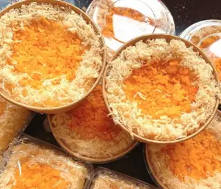 Hình ảnh Bánh bông lan trứng muối tô