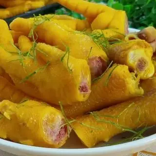 Hình ảnh Chân gà ủ muối - 500g