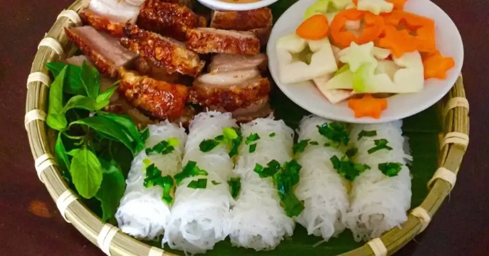 Bánh hỏi heo quay - 55.000 ₫ tại Bánh Mì Heo Quay Tuyền Ký - Nguyễn Văn Lạc