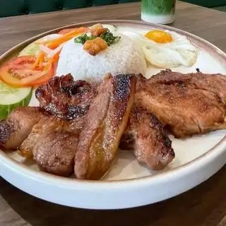 Hình ảnh Cơm tấm nạc vai trứng