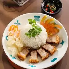 Cơm heo quay da giòn đặc biệt - 55.000 ₫ tại Bánh Hỏi Heo Quay Rong Nho - Cách Mạng Tháng 8