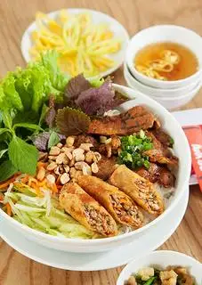 Bún thịt nướng chả giò - 45.000 ₫ tại Bún Thịt Nướng - Bối Bối - Đường Số 2