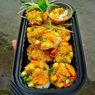Trứng cút chiên chà bông - 34.000 ₫ tại Bánh Tráng Chị Loan - Bánh Tráng Trộn, Bánh Tráng Cuốn, & Bánh Tráng Mắm Ruốc Phan Thiết - Đoàn Như Hài