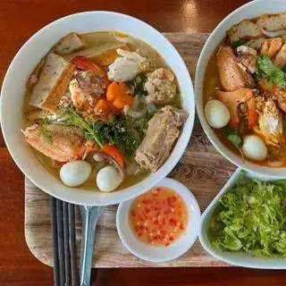 Bánh canh sườn đặc biệt - 105.000 ₫ tại Bánh Canh Cua Mai Hương - Thoại Ngọc Hầu