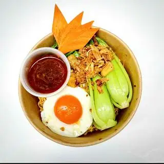 Mì trộn trứng lòng đào tóp mỡ - 35.000 ₫ tại Tiệm Ăn Vặt MiMi Q7 - Mì Trộn, Cơm Trộn - Lê Văn Lương