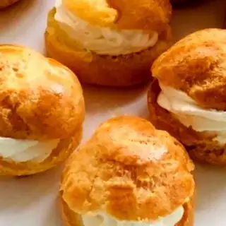Su kem tròn hộp 4 cái - 40.000 ₫ tại Hải An Bakery Chính Gốc - Bánh Ngọt & Bánh Kem - Nguyễn Duy Trinh