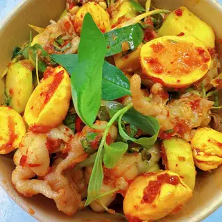 Size lớn chân gà mix trứng non sốt Thái - 149.000 ₫ tại Chân Gà Sốt Thái 1985 - Lê Văn Thọ