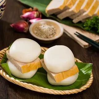 Hình ảnh Bánh dày kẹp chả chiên