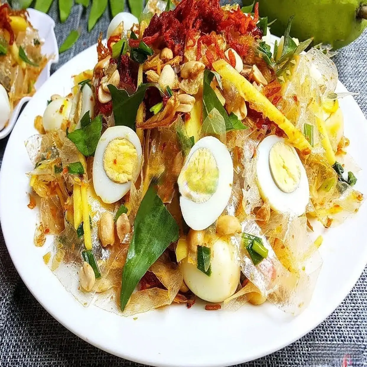 Bánh Tráng Trộn (Nhiều Trứng Cút, Khô Bò) - 30.000 ₫ tại Ăn Vặt Cá Mập - Chân Gà Sốt Thái
