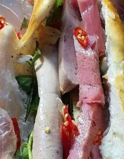 Hình ảnh Bánh mì nem chả bò