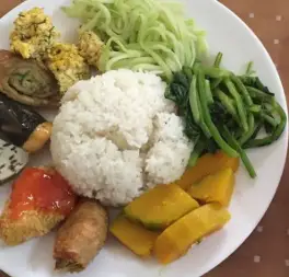 Cơm chay thập cẩm - 35.000 ₫ tại Thuần Chay - Cơm Chay & Bún Thái - Nguyễn Oanh