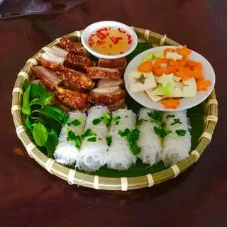 Bánh hỏi heo quay - 35.000 ₫ tại Bún Mắm Nêm Chị Linh Quận 1 - Lê Thánh Tôn