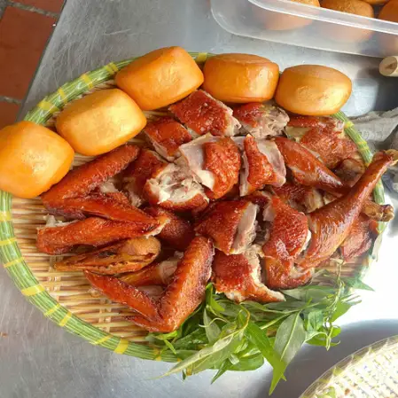 Hình ảnh Tiệm 10 Tiềm - Gà Quay Thảo Mộc Bánh Bao & Lẩu Gà Tiềm Thảo Mộc - Phan Văn Hớn