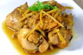 Cơm gà kho - 40.000 ₫ tại Cơm Bình Dân 368 - Nguyễn Kiệm