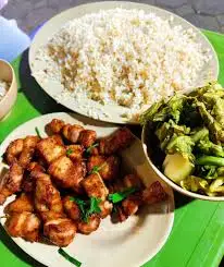 Hình ảnh Cơm đảo thịt ba chỉ rang