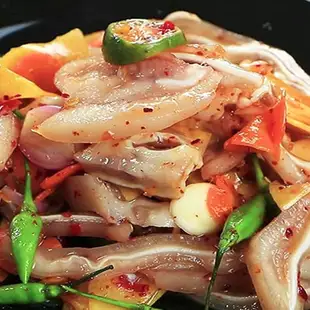 Tai heo mix râu mực - 230.000 ₫ tại Chân gà sốt thái & Tré trộn - Nguyễn Thị Thập