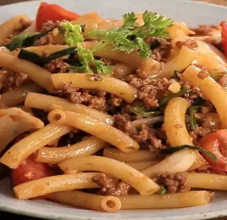 Nui Xào Bò - 45.000 ₫ tại Cô Trinh - Nui Xào Bò - Triệu Quang Phục