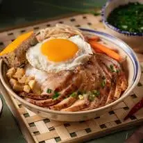 Hình ảnh Cơm tấm má heo bì chả ốp la