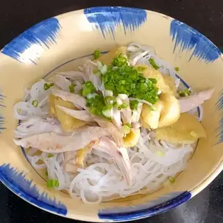 Hủ tiếu gà - 60.000 ₫ tại Phở Liên - Phạm Hữu Chí