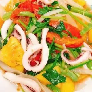 Hình ảnh Mực ống xào chua ngọt