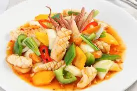 Cơm mực xào - 45.000 ₫ tại Cơm Gà Xối Mỡ Ngọc Trực - Tô Ngọc Vân