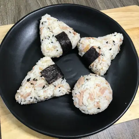 Hình ảnh Tiệm Cơm Nắm - Bánh Mì Que - Lê Thị Hồng Gấm