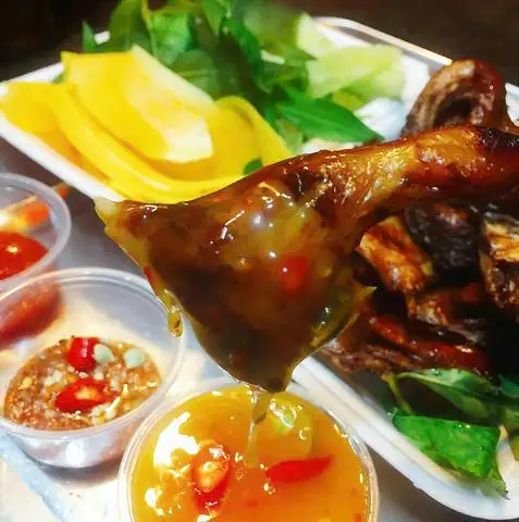Hình ảnh Cút Chiên Bơ 2 Chàng Trai - Bùi Đình Tuý