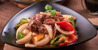 Bò lúc lắc - 58.000 ₫ tại Cơm Gà Xối Mỡ 142 - Lê Văn Duyệt