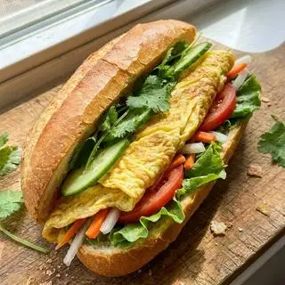 Hình ảnh Bánh Mì Pate Trứng