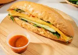 Hình ảnh Bánh mì xúc xích - trứng