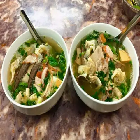 Hình ảnh Cô Yến - Mỳ Vằn Thắn & Bún Thang - Tô Hiệu