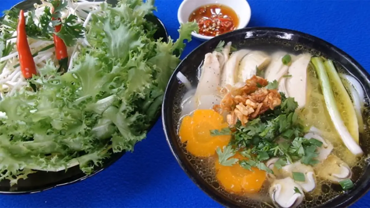 Bánh canh gà xé - trứng - 60.000 ₫ tại Bánh Canh Gà Hồng Điệp - Dạ Nam
