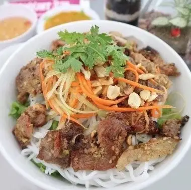 Bún thịt nướng thập cẩm - 30.000 ₫ tại Bún Thịt Nướng 20K - Nguyễn Biểu