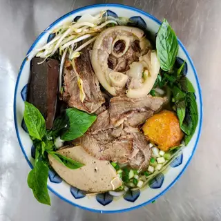 Hình ảnh Bún bò Huế