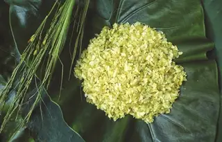Hình ảnh Cốm Non Lá Me