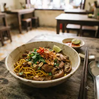 Hình ảnh Mì xào phá lấu