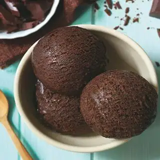 Hình ảnh Kem Sô Cô La Đậm Đặc